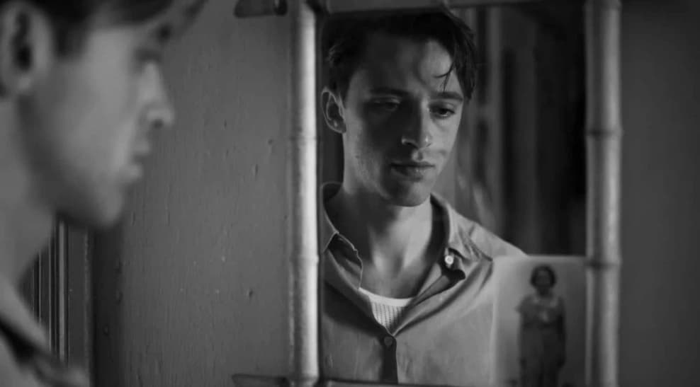 Nuevas Funciones: El Extranjero — Cine