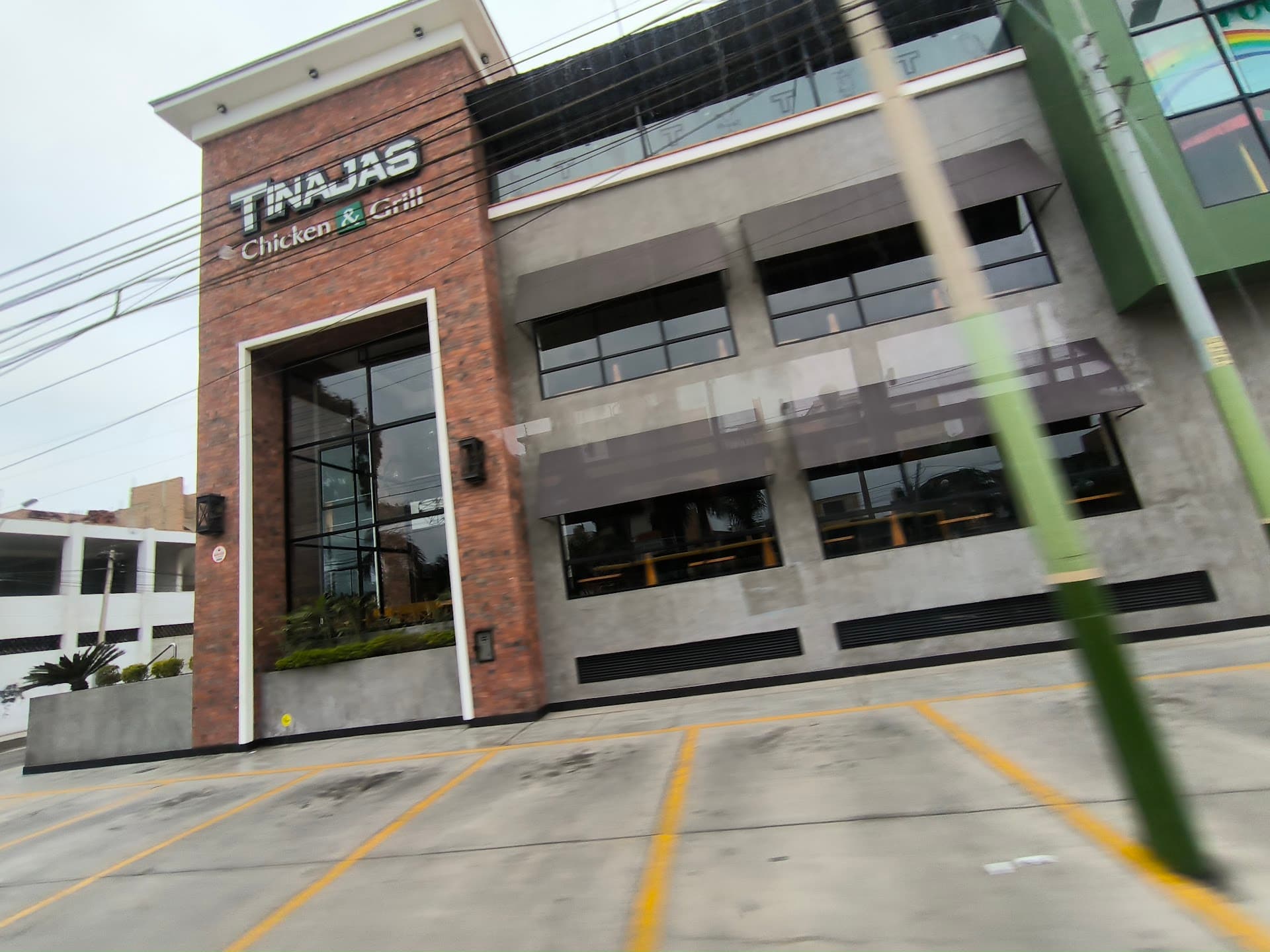 Tinajas Chicken & Grill — Villamar