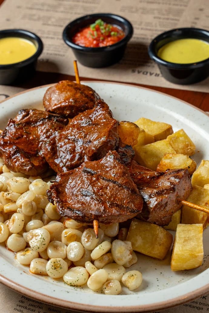 R18 Restaurante & Bar