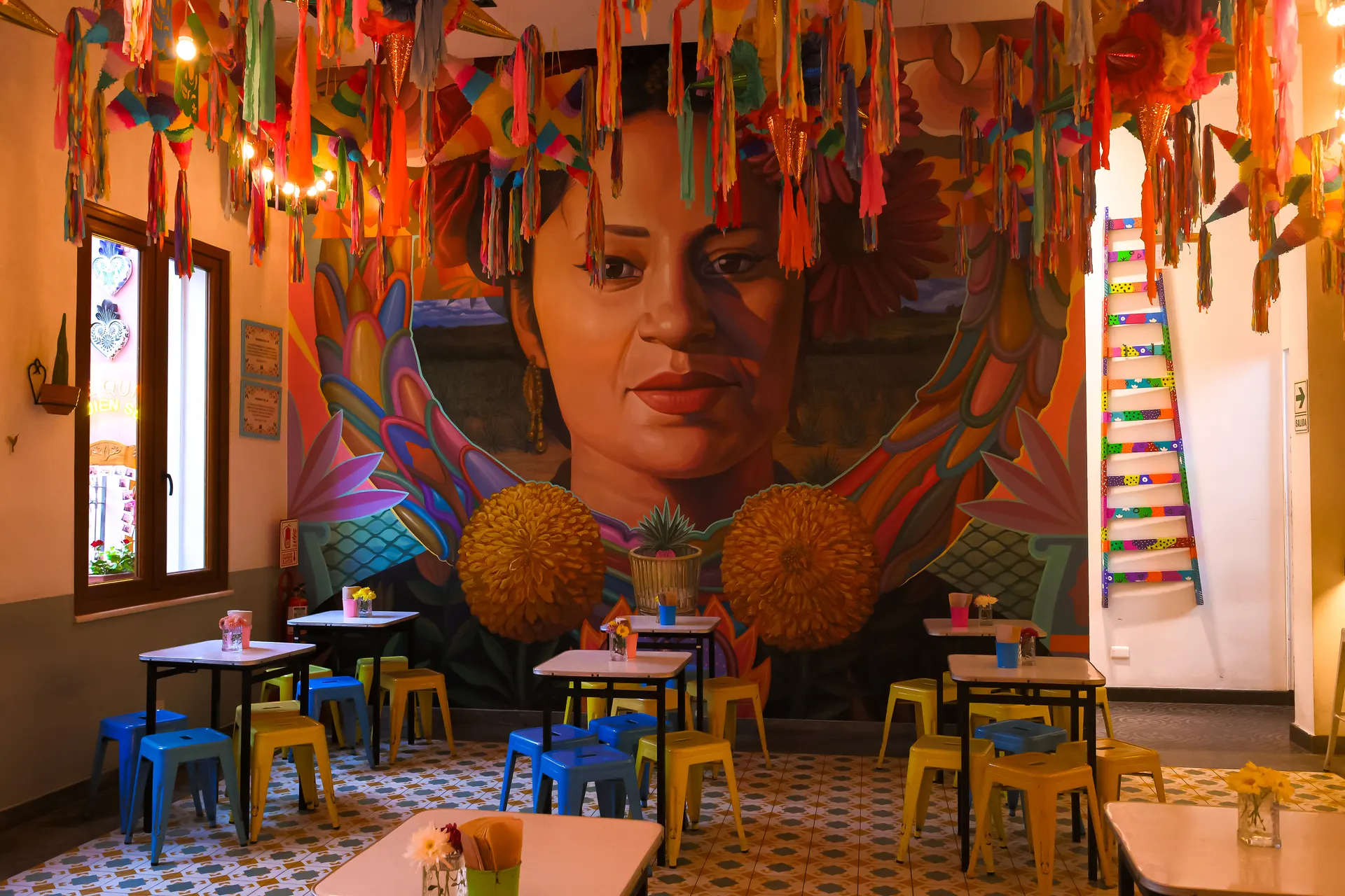 María Mezcal