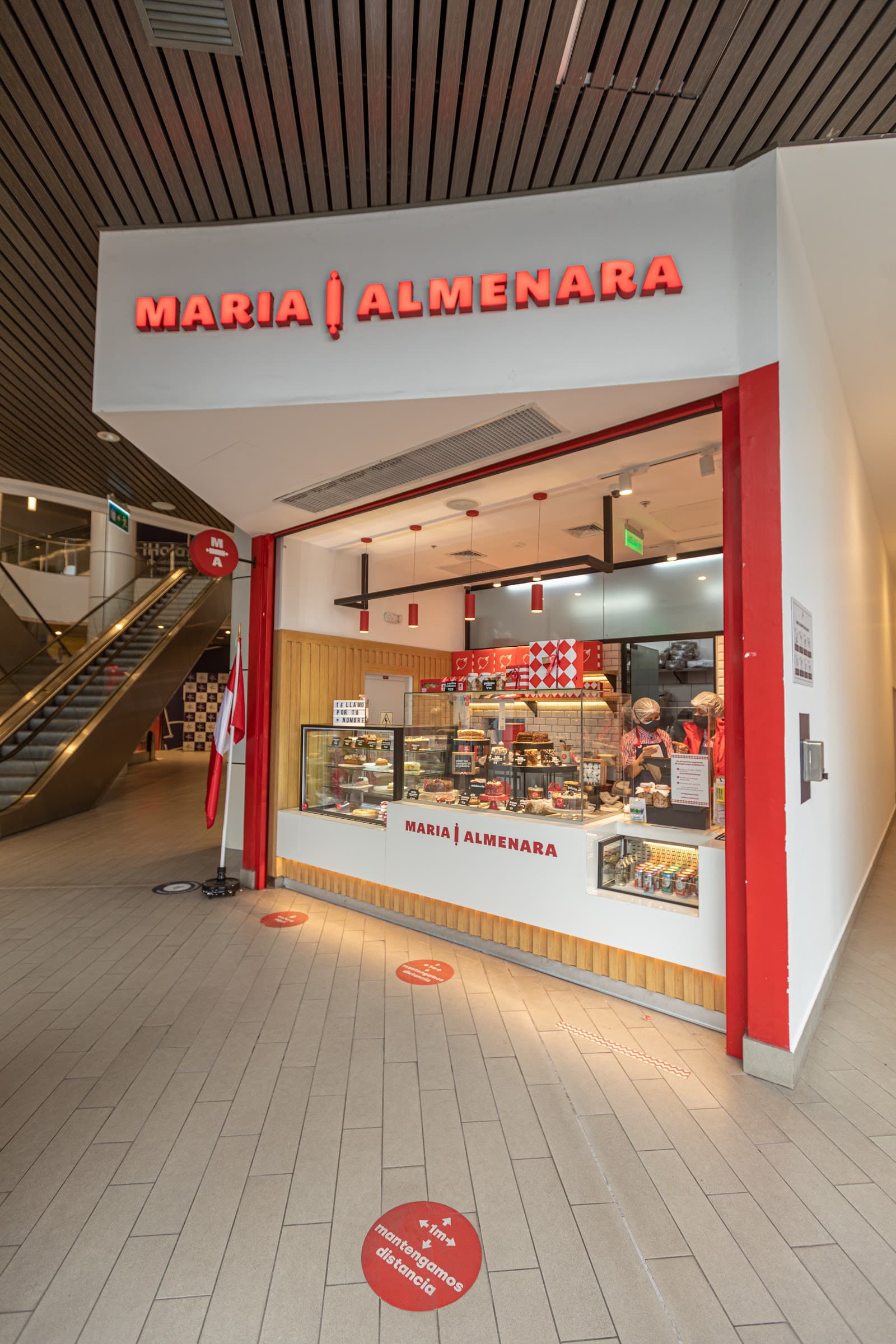 Maria Almenara — La Victoria