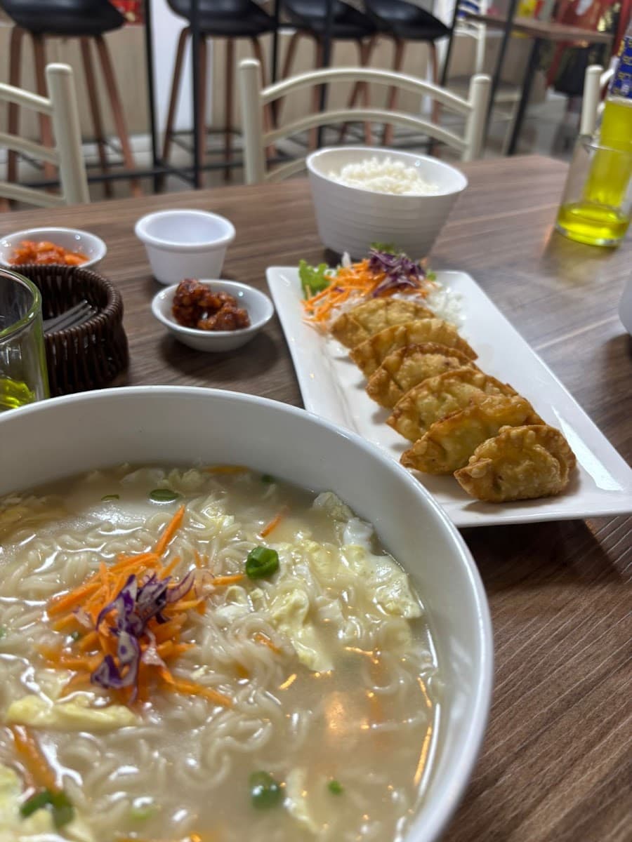 Gangnam Oppa Comida Coreana
