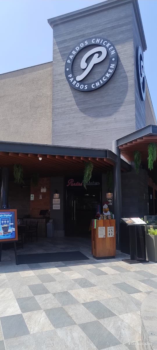 Pardos Chicken — Real Plaza Primavera