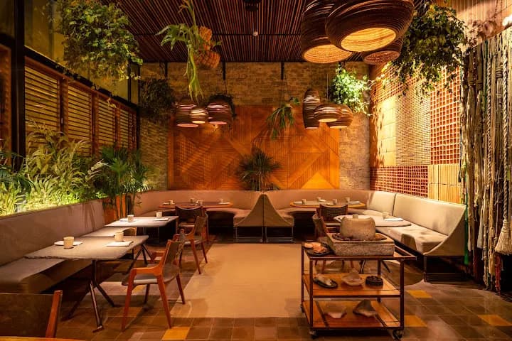 Salón de Mayta en avenida Mariscal La Mar, Miraflores