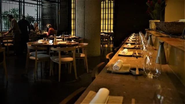 Barra de nikkei y sushi en Osaka, San Isidro