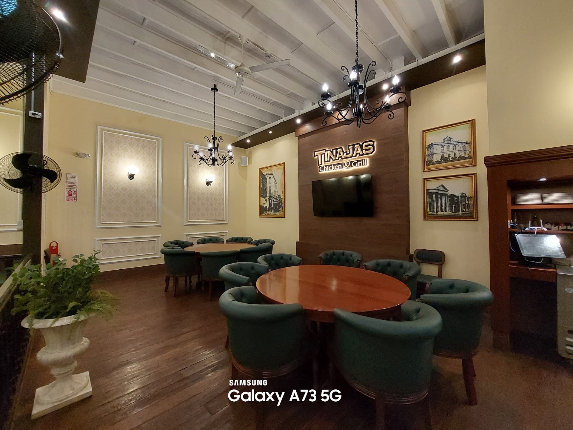 Tinajas Chicken & Grill — Cercado de Lima