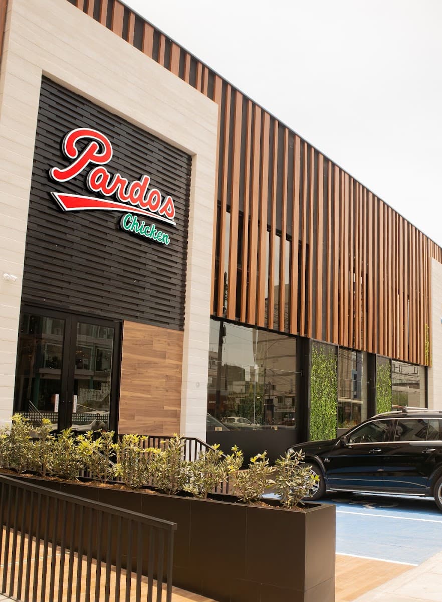 Pardos Chicken — Monterrico